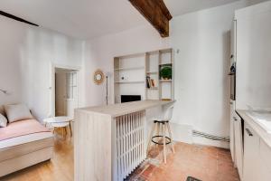 Appartements L-Arche des Carmes - Confort et Calme Hyper-centre : photos des chambres