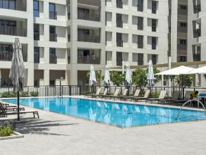 Stylish 2BR at Creek Grove Near Downtown