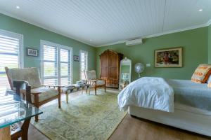 Vineyard Views Country House