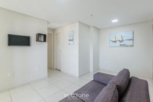 Apto c Varanda a 500m da Praia EMZ0504