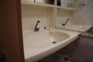 Full-Service Caravan