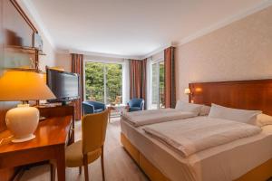 Granitz Deluxe with roof terrace and forest view room in Grand Hotel Binz