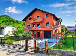 Apartman Una Paradies - Ubytování bez kategorie ve městě Bihać