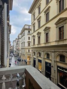 Tosinghi charme e spazio - Balcone con vista nel Centro