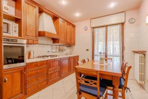 GuestHost - Stylish Retrò Apartment X6 in Turin