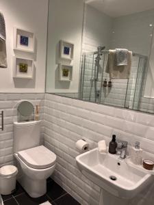 Caragh Lake House - Lakeside Escape and Sauna