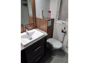 Campings Mobil-home - Clim, TV, LV, LL - Camping LA CARABASSE 4 etoiles - MH-A025 : photos des chambres