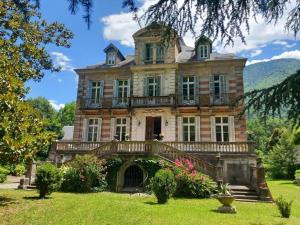 B&B / Chambres d'hotes Villa du Lys : Chambre Lit Queen-Size - Vue sur Jardin