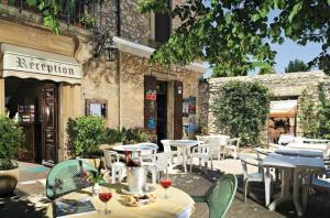 Hotels Logis Hotel Restaurant Les Geraniums : photos des chambres