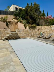 Somptueuse villa d’architecte avec vue mer