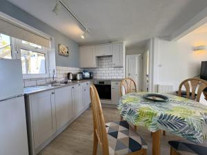 Surf Watch - Mount Brioni