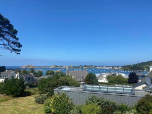 Maisons de vacances House with sea view and large garden for 8 people : photos des chambres