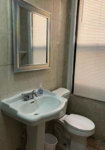 Private 2-bedroom apartment and New York City Manhattan only 15 mins away