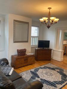 Beautiful West End Apartment