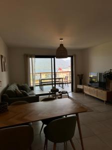 Appart tout équipé et vue sur la mer