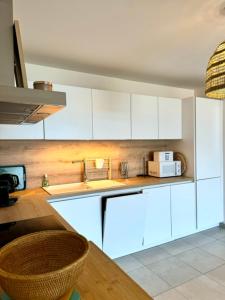 Appart tout équipé et vue sur la mer