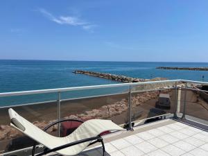 Appartements Spacious air-conditioned duplex with 270 degree sea views : photos des chambres