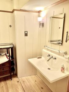 118 A Perfect Blend of Charm and Luxury