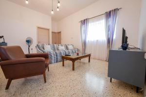 Coastal Charm Spacious 3-Bedroom Retreat Steps from the Beach