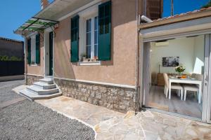 Villas 140m Villa with Pool Near Cannes : photos des chambres