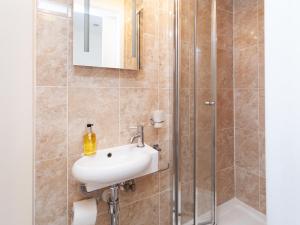 Double Room with Private Bathroom room in The Ravenswood B&B