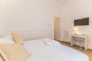 Elegant 3-bedroom apartment near the Metro