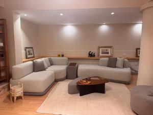 Cosy 2BR near Greek Embassy, Zamalek heart