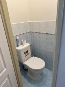 Spacious place on Metro station Andel