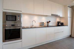 Luxurious apartment with 2 bedrooms and balcony