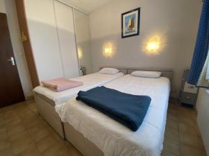 Maisons de vacances La Maison des Pins pour 4 personnes : photos des chambres