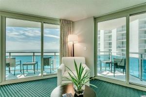 Spacious 2 Bedroom Oceanview Condo! 9th Floor Views! Oceans One 908