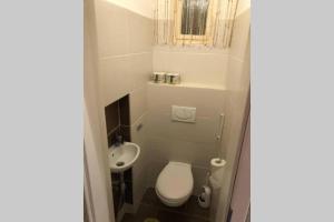 Apartman with parkIng in the Center - 500m from Hlavní nádraží