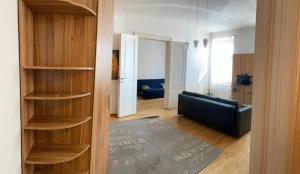 Apartman with parkIng in the Center - 500m from Hlavní nádraží