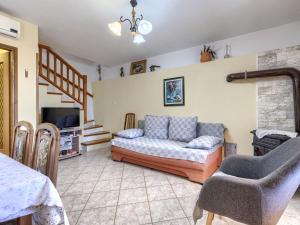 Holiday Home Laura by Interhome