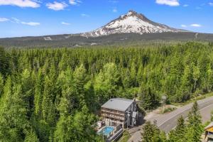 Alpine Cloud Retreat