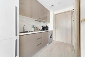 Farhad Azizi Residence Al Jaddaf