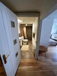 Four Seasons Apartments