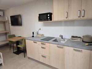 Razor Vista Apartment