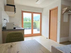 Razor Vista Apartment