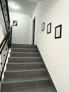 Airport Art Villa