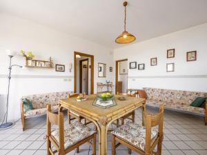 Apartment Cicladi Milos by Interhome