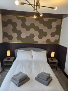 Double Room with Ensuite Bathroom