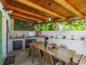 Holiday Home Villa Radovani by Interhome