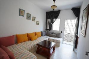 476 Beautiful apartment for rent Miramar, 1 bedroom living room balcony - 3hvězdičkové hotely ve městě Martil