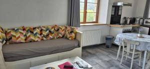 Appartements Cozy Studio for 2 with Pool Black Perigord : photos des chambres