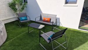 Appartements LE MUGEL cocooning SPA et proche calanques de Cassis : photos des chambres