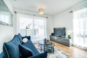 The Embankment Nash Mills Wharf