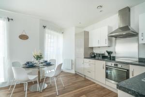 The Embankment Nash Mills Wharf