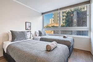 Modern & Cozy Apartment Steps from the Metro