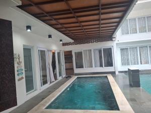 Queen Villa Jimbaran By Novita